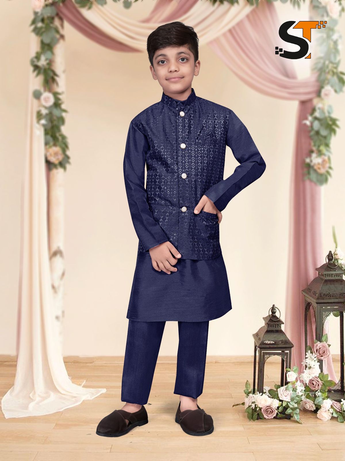 Kurta Pant Koti set