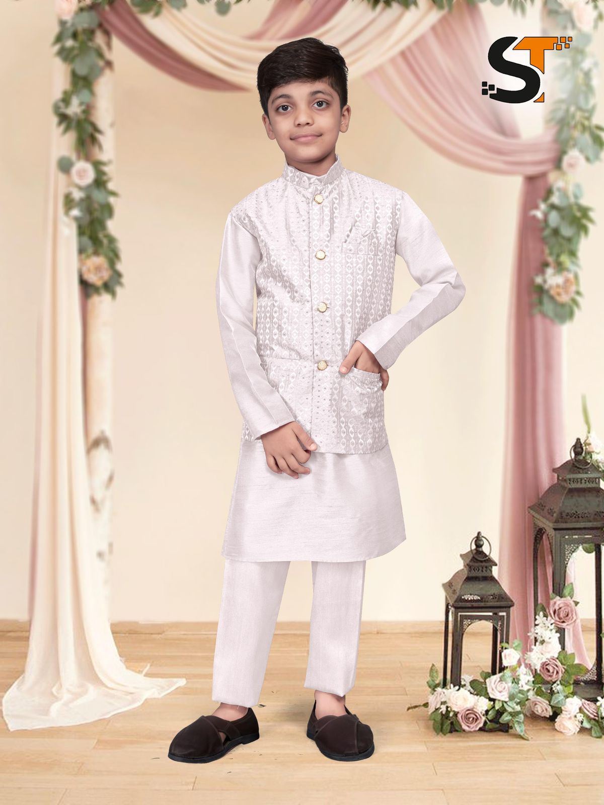 Kurta Pant Koti set